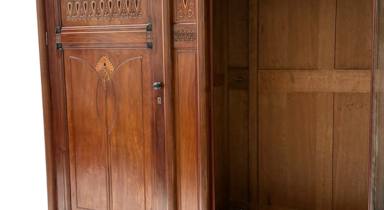 Arts & Crafts Armoire or Wardrobe by Jac. van den Bosch for 't Binnenhuis, 1910